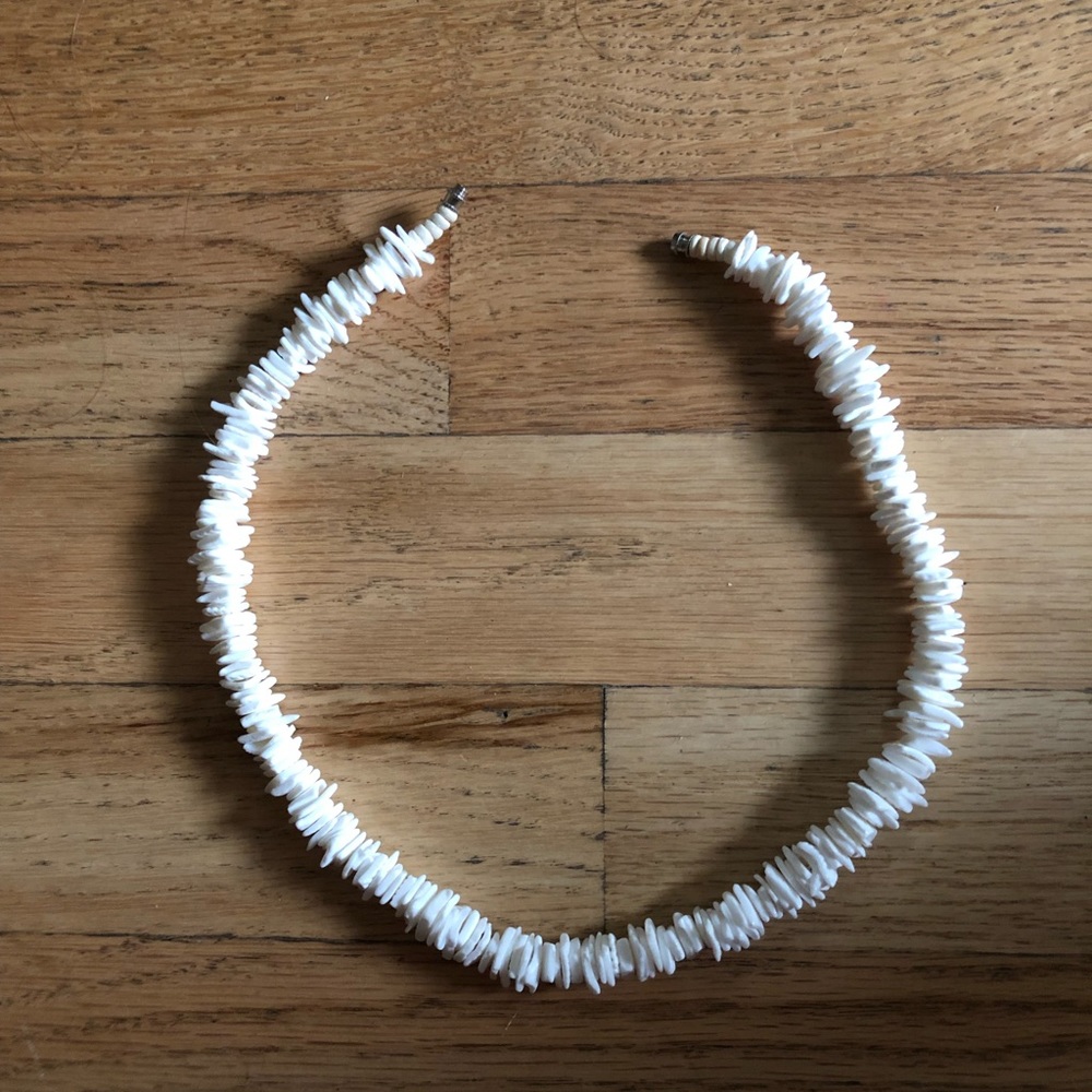 WHITE SHELL PUKA NECKLACE